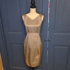 NWOT Magaschoni Structured Champagne Satin Wiggle Midi Dress Pockets! Sz 2